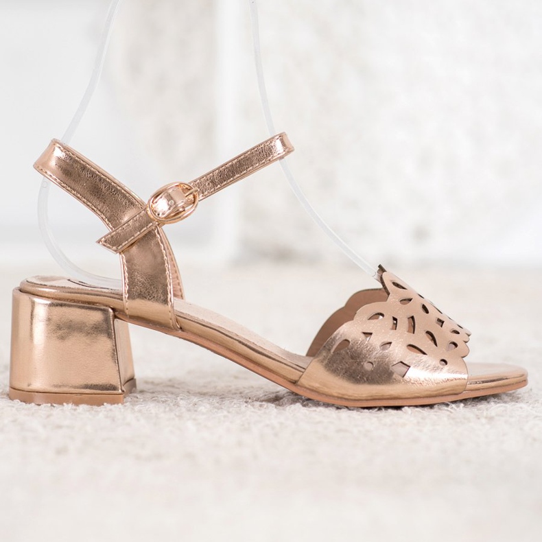 Kylie Sandalias con cuero ecológico en una barra amarillo 2 Kylie Sandalias con cuero ecológico en una barra amarillo 2