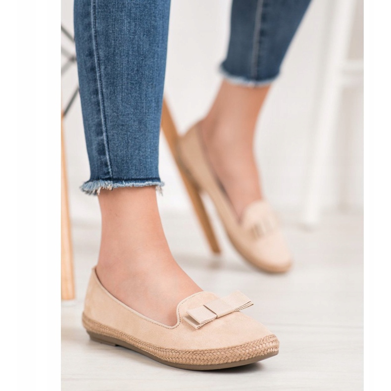 Señores clásicos con lazo VINCEZA beige 1 Señores clásicos con lazo VINCEZA beige 1