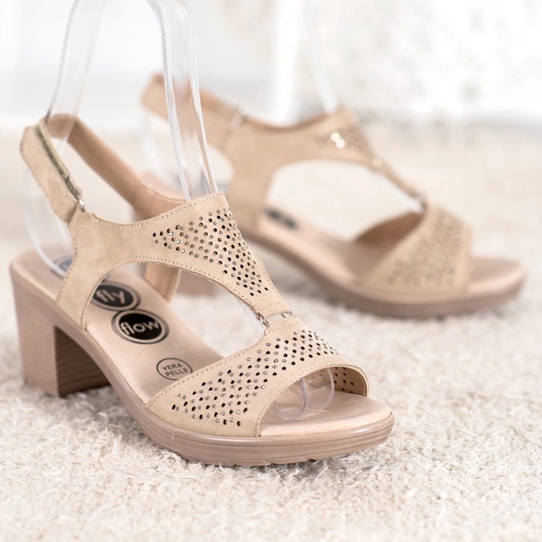 SHELOVET Cómodas sandalias de velcro marrón 1