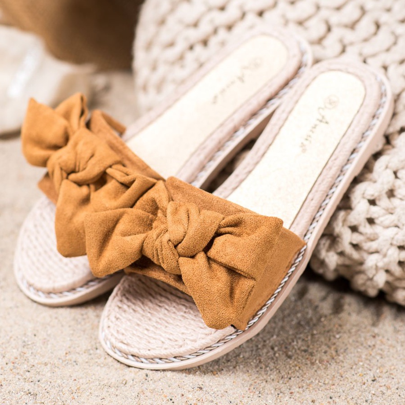 Anesia Paris Zapatillas de gamuza con estilo marrón 1