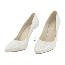 Bombas en el espinto C-456/67 White con patrones metálicos blanco 2