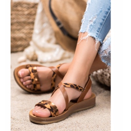 SHELOVET Sandalias con estampado de leopardo marrón 1