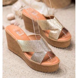 Renda Pantuflas cuña dorado claro 1