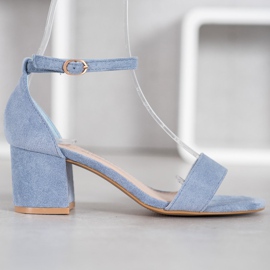Nio Nio Sandalias cómodas en una barra azul 2
