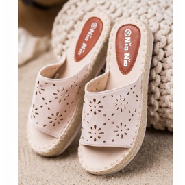 Nio Nio Zapatillas en una plataforma de paja beige 2