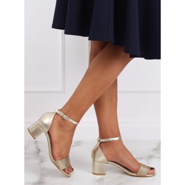 Sandalias tacón dorado 8160 Gold 3