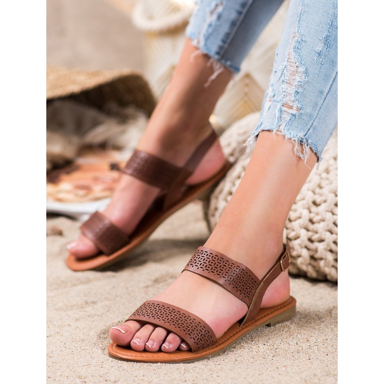 Mannika Sandalias caladas marrón 1 Mannika Sandalias caladas marrón 1