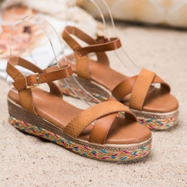 Small Swan Sandalias de moda con cuero ecológico marrón 2 Small Swan Sandalias de moda con cuero ecológico marrón 2