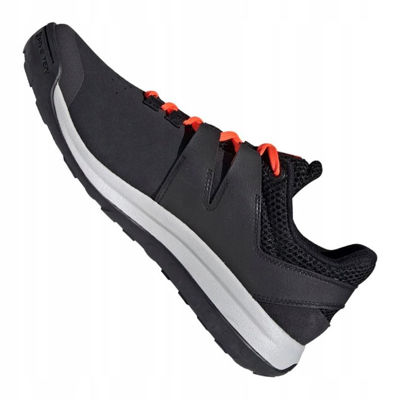 Zapatillas de trekking adidas Access Leather M BC0878 negro naranja 1