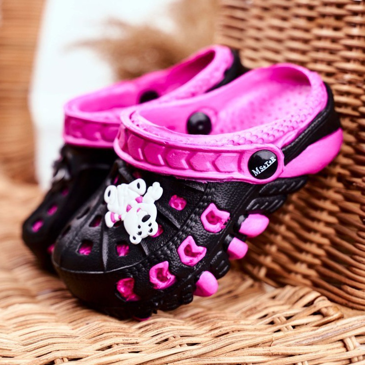 Pantuflas para Niños Foam Crocs Black Polar Bear Oddie negro rosado 1 Pantuflas para Niños Foam Crocs Black Polar Bear Oddie negro rosado 1