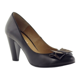 Kotyl Bombas de cuero clásicas con un arco 1307 Black Catyl negro 1