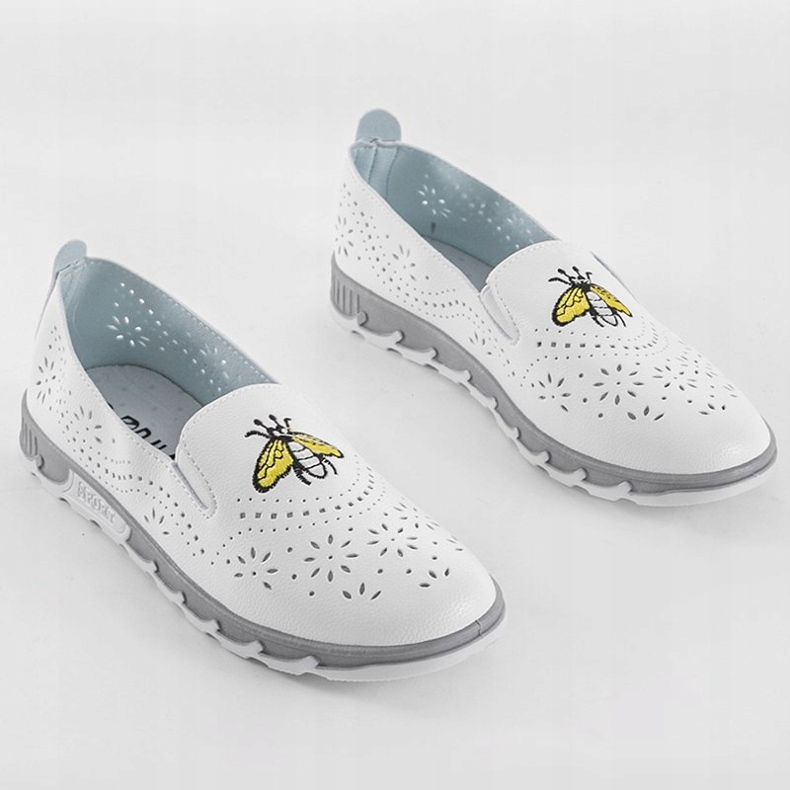 Zapatillas blancas caladas con la inscripción JH81172-1 blanco 1