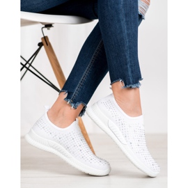 SHELOVET Zapatos blancos con cristales 5