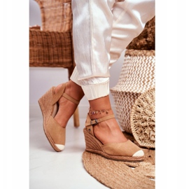 Sandalias de mujer con cuña trenzada Big Star Light Brown DD274A169 marrón 3