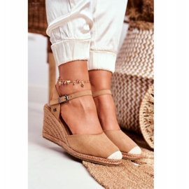 Sandalias de mujer con cuña trenzada Big Star Light Brown DD274A169 marrón 4