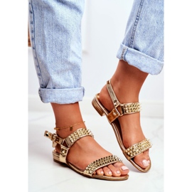 Sandalias planas de mujer doradas Lu Boo con tachuelas Aldona dorado 1