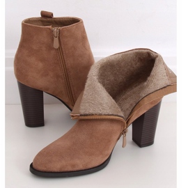 Tacones altos clásicos beige UK09P Beige marrón 2