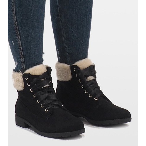 Botas negras aisladas con cordones C-7100 negro 1