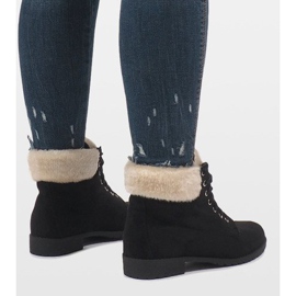 Botas negras aisladas con cordones C-7100 negro 4