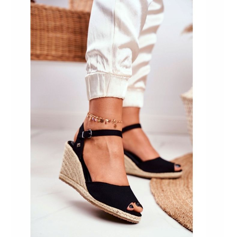 Sandalias de mujer con cuña trenzada Big Star Black DD274A209 negro 1