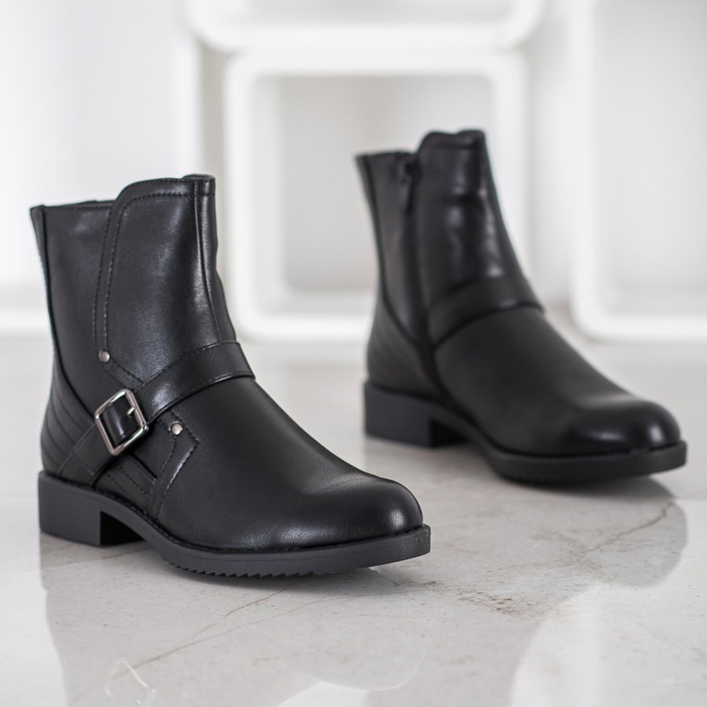 J. Star Botas de tacón plano negro 1