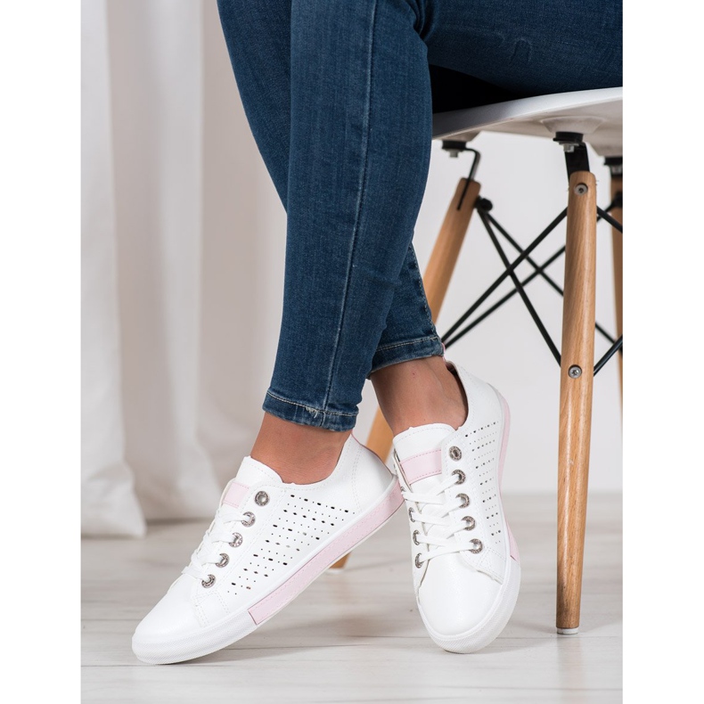 Bella Paris Zapatillas con patrón calado blanco 1
