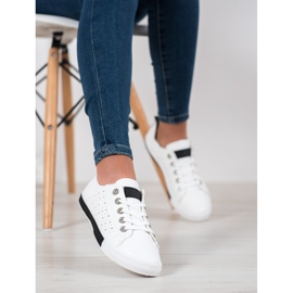 Bella Paris Zapatillas con patrón calado blanco 2