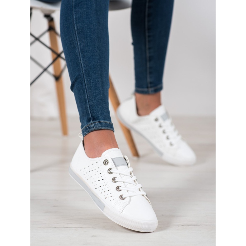 Bella Paris Zapatillas con patrón calado blanco 1
