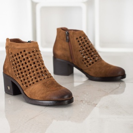 Botas VINCEZA caladas marrón 1