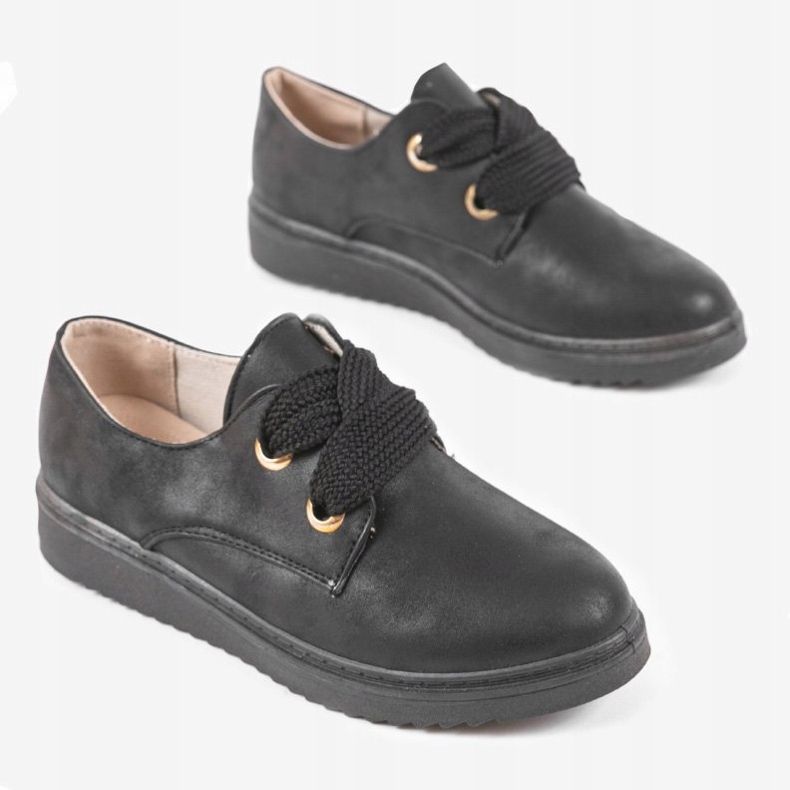 Zapatillas negras en la cuña H-18 negro 1 Zapatillas negras en la cuña H-18 negro 1