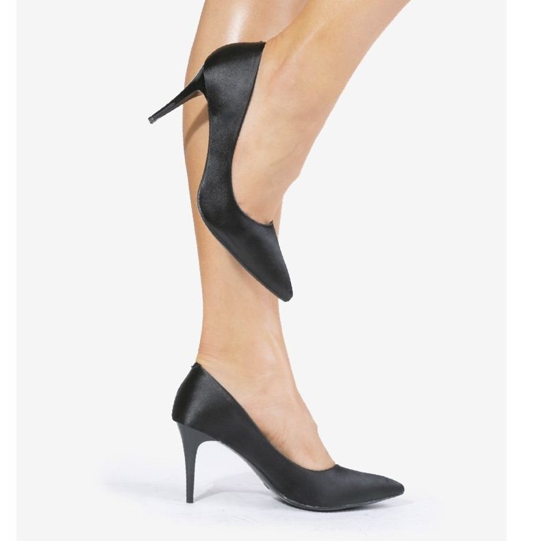 Bombas negras en el talón LEI-160 negro 2 Bombas negras en el talón LEI-160 negro 2