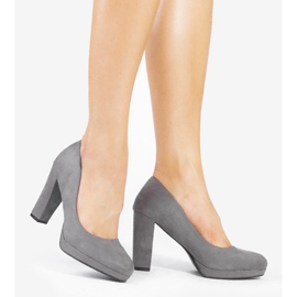 Zapatos de tacón de ante gris en el poste LEI-169 2