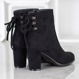 Botas atadas en el poste VINCEZA negro 4