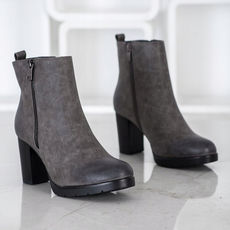 J. Star Botas de cuero ecológico para mujer gris 1