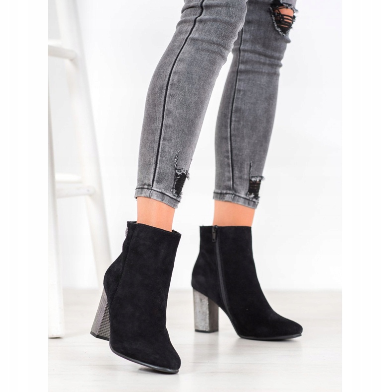 Goodin Botines de cuero en un pilar negro 1 Goodin Botines de cuero en un pilar negro 1