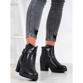 J. Star Botas cómodas en la plataforma negro 2 J. Star Botas cómodas en la plataforma negro 2