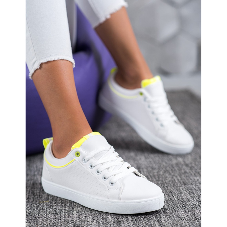 SHELOVET Zapatillas elegantes con cuero ecológico blanco amarillo 1