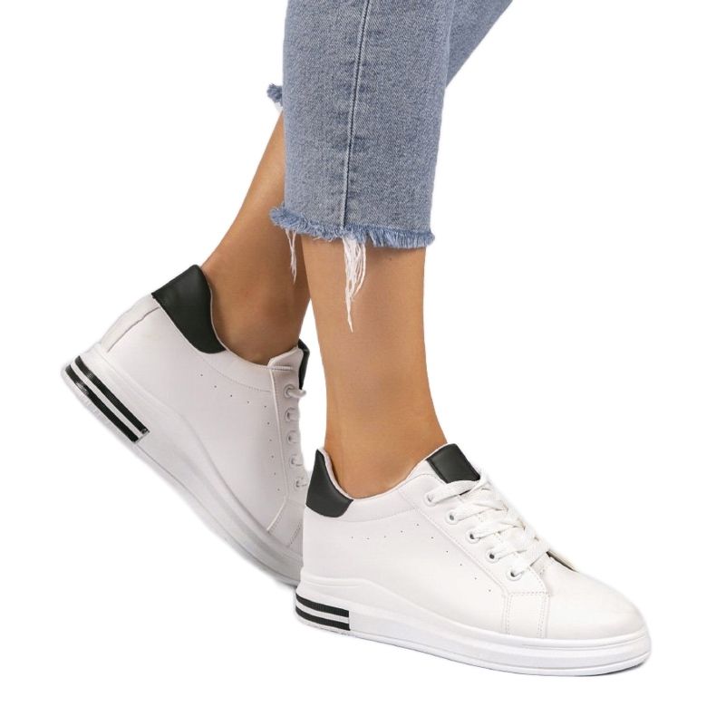 Zapatillas blancas en las zapatillas de cuña 1061 blanco negro 1