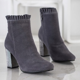 Goodin Botas de ante con volante gris 1