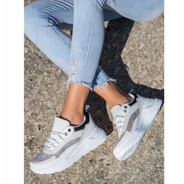 SHELOVET Zapatillas con cordones con estilo blanco 1