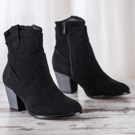 Bestelle Botas camperas clásicas caladas negro 3