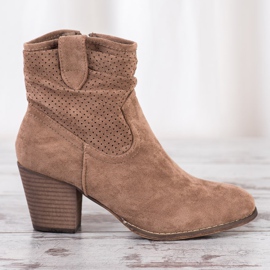 Bestelle Botas camperas clásicas caladas beige 5