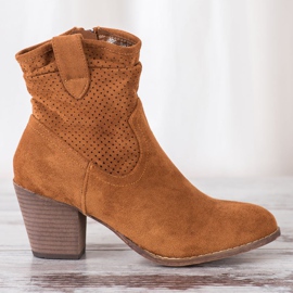 Bestelle Botas camperas clásicas caladas marrón 2