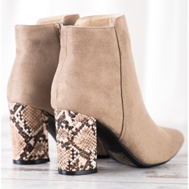 Botas con motivo de serpiente VINCEZA beige 4