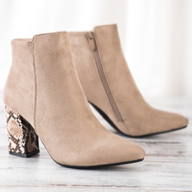 Botas con motivo de serpiente VINCEZA beige 5