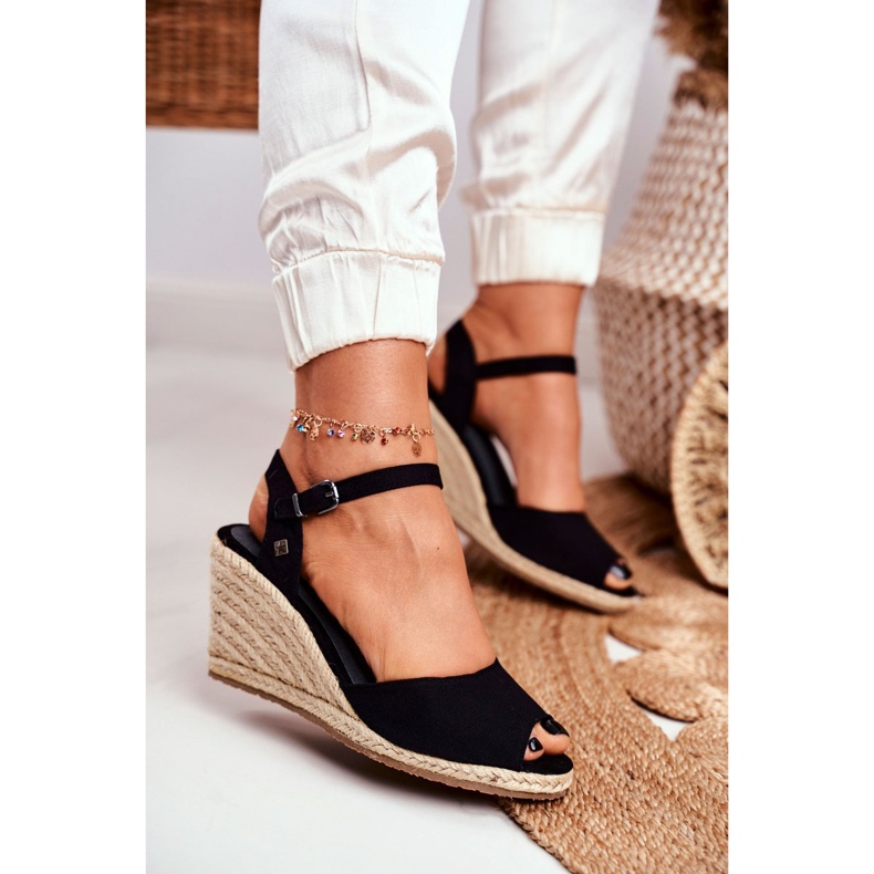 Sandalias de mujer con cuña trenzada Big Star Black DD274A209 negro 3