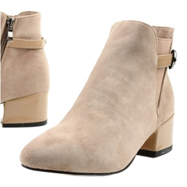 Botas beige con un pequeño poste de Brizaris 1