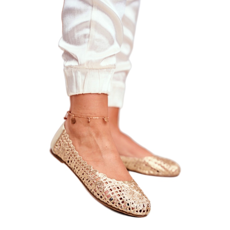 Lu Boo Bailarinas para mujer, trenzado dorado calado, transporte 2