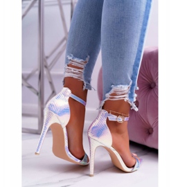 Sandalias de mujer con tacón alto Lu Boo Opalescent Debbi blanco rosado plata 2