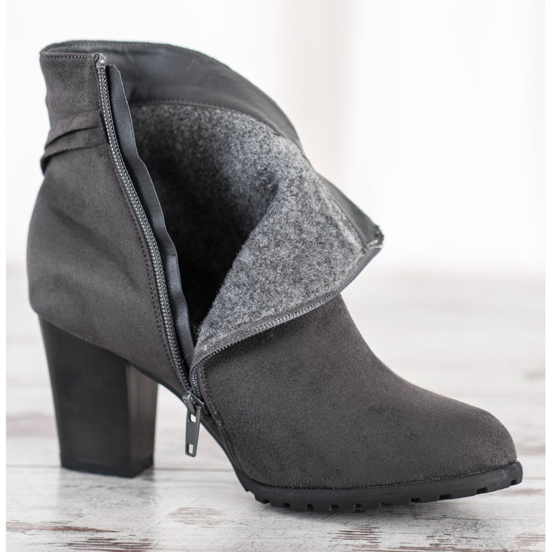 Goodin Botas grises con cinturón decorativo 1